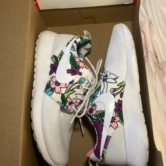 Nike Roshe One Women’s - Picture 4 of 7